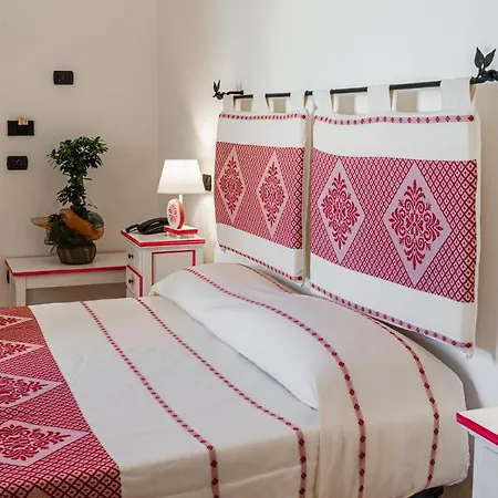 호텔 Trinita Dei Corsari 3*