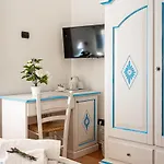 Hotel Trinita Dei Corsari 3*