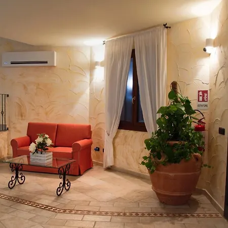 Hotel Trinita Dei Corsari 3*