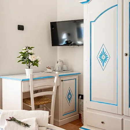 Hotel Trinita Dei Corsari 3*