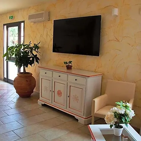 Hotel Trinita Dei Corsari 3*