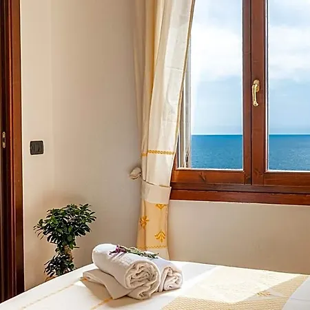 Hotel Trinita Dei Corsari 3*